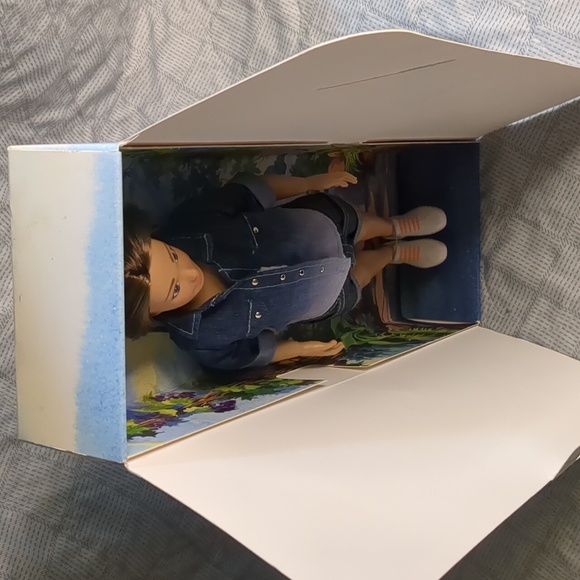 Lammily 2014 Traveler Doll with Blue Outfit - Picture 12 of 16